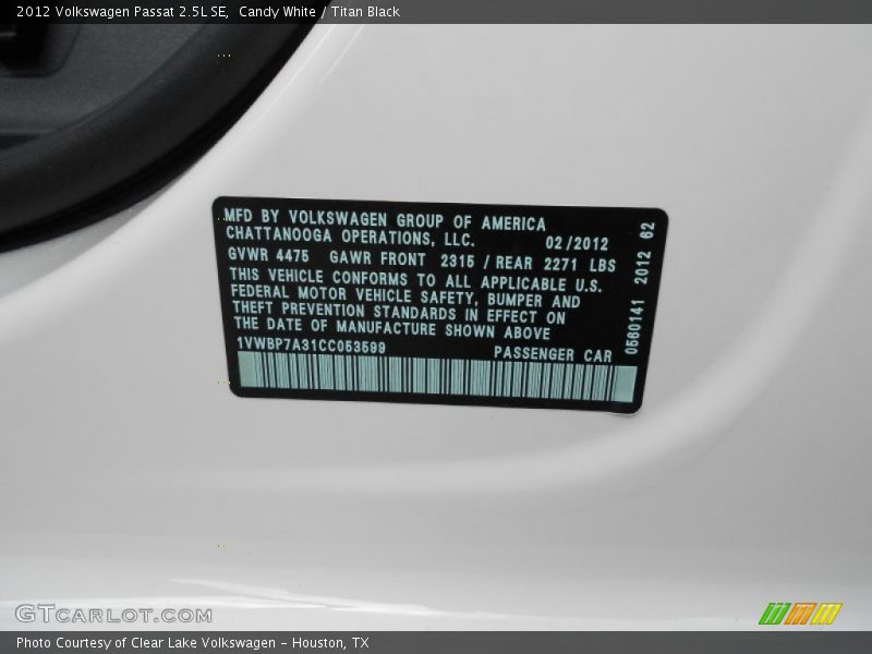 Candy White / Titan Black 2012 Volkswagen Passat 2.5L SE