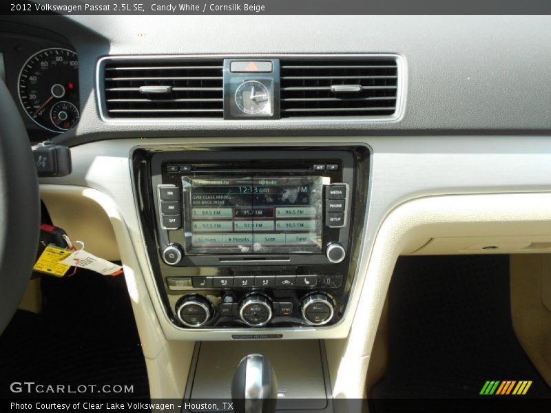 Candy White / Cornsilk Beige 2012 Volkswagen Passat 2.5L SE