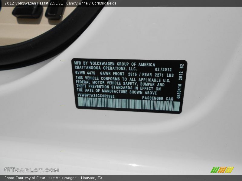 Candy White / Cornsilk Beige 2012 Volkswagen Passat 2.5L SE