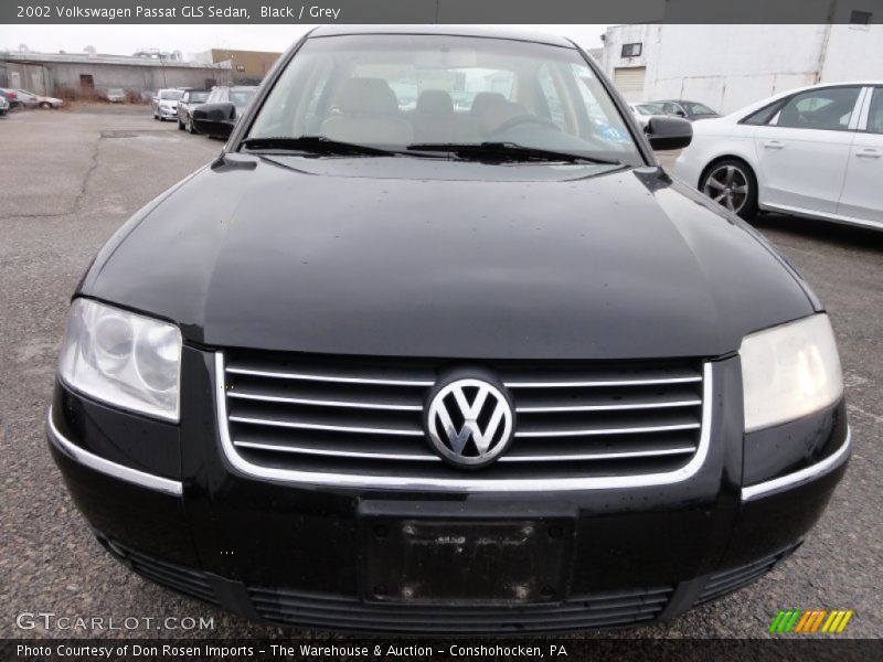 Black / Grey 2002 Volkswagen Passat GLS Sedan