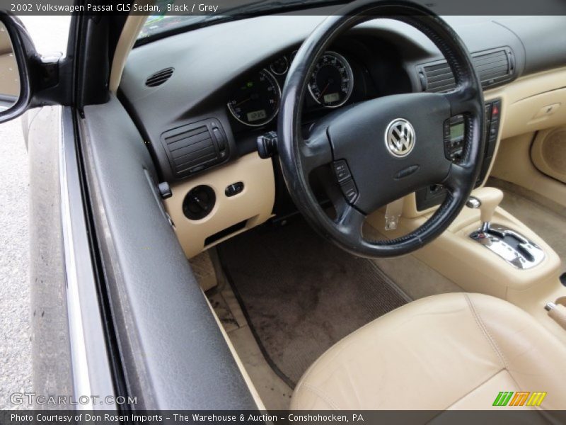 Black / Grey 2002 Volkswagen Passat GLS Sedan