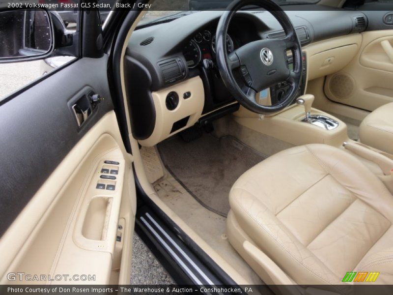 Black / Grey 2002 Volkswagen Passat GLS Sedan