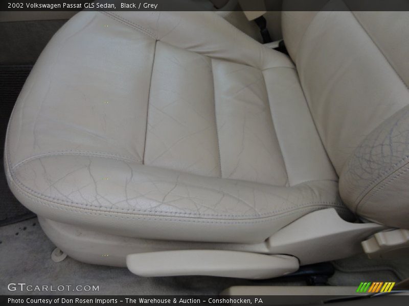 Black / Grey 2002 Volkswagen Passat GLS Sedan