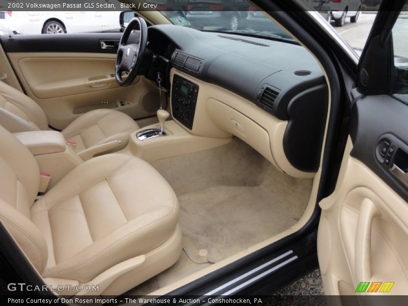 Black / Grey 2002 Volkswagen Passat GLS Sedan