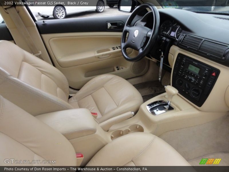 Black / Grey 2002 Volkswagen Passat GLS Sedan