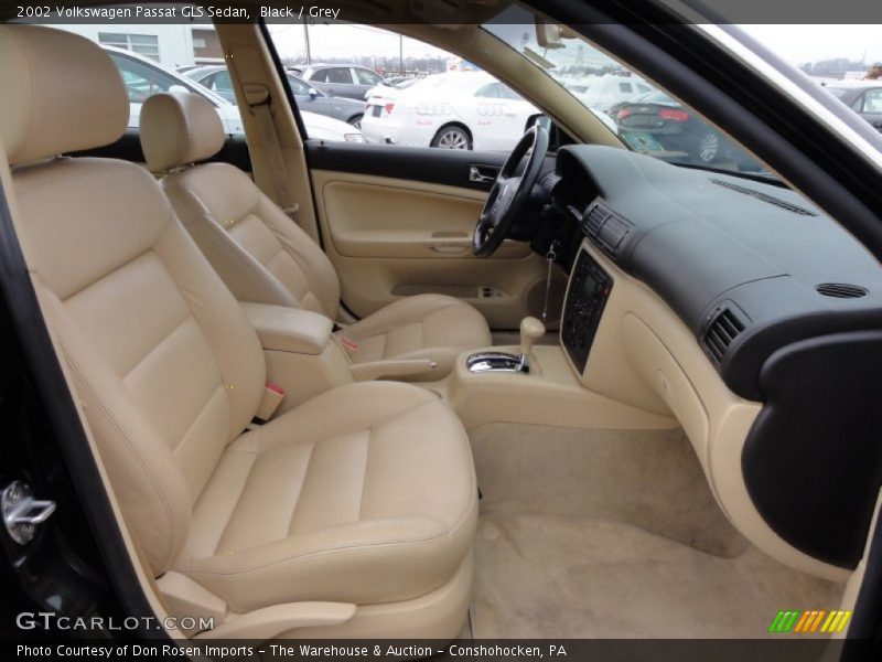 Black / Grey 2002 Volkswagen Passat GLS Sedan