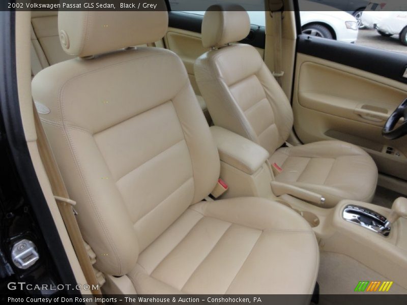 Black / Grey 2002 Volkswagen Passat GLS Sedan
