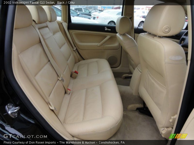 Black / Grey 2002 Volkswagen Passat GLS Sedan