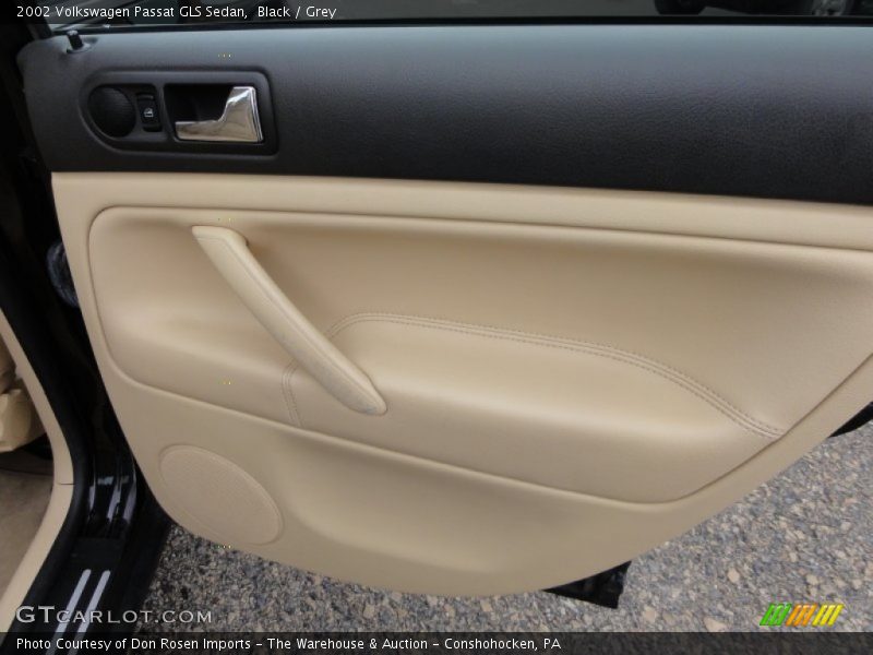 Black / Grey 2002 Volkswagen Passat GLS Sedan