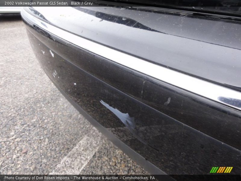 Black / Grey 2002 Volkswagen Passat GLS Sedan