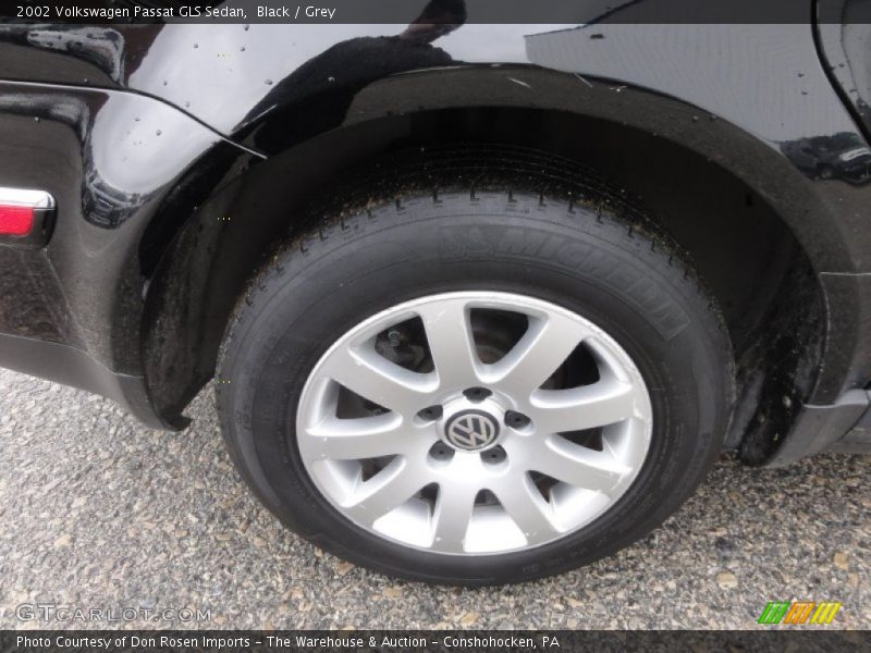 Black / Grey 2002 Volkswagen Passat GLS Sedan