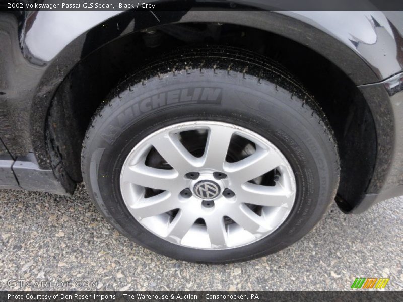 Black / Grey 2002 Volkswagen Passat GLS Sedan