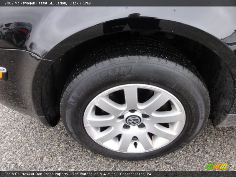 Black / Grey 2002 Volkswagen Passat GLS Sedan