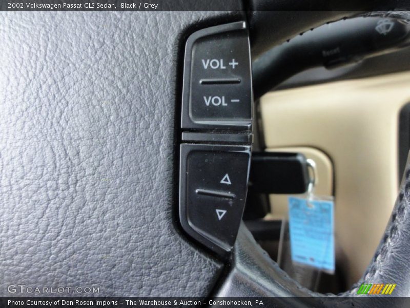 Black / Grey 2002 Volkswagen Passat GLS Sedan