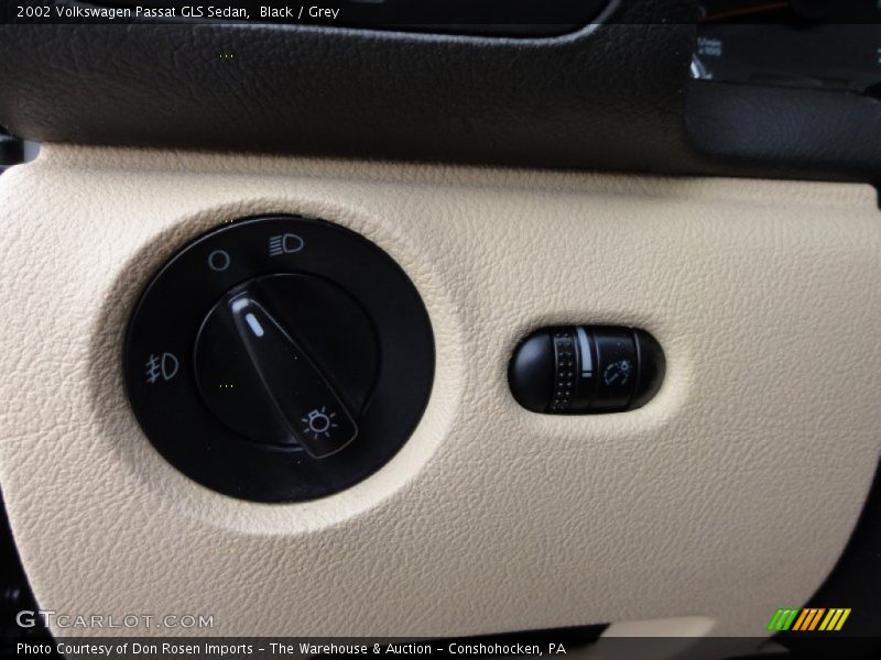 Black / Grey 2002 Volkswagen Passat GLS Sedan