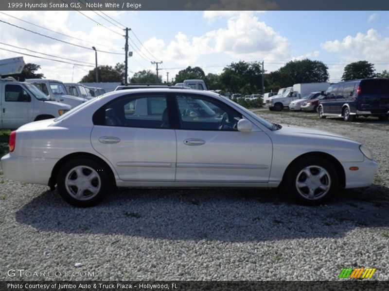 Noble White / Beige 1999 Hyundai Sonata GLS