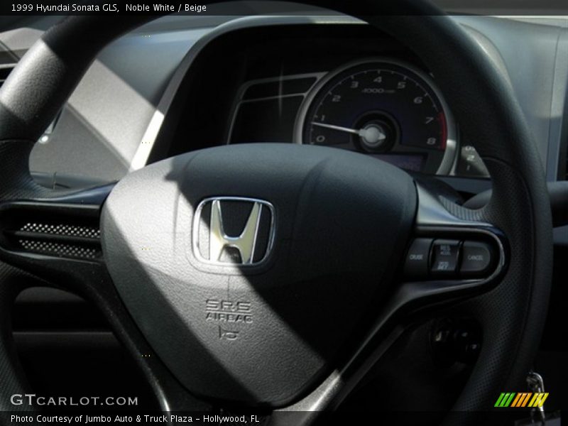 Noble White / Beige 1999 Hyundai Sonata GLS