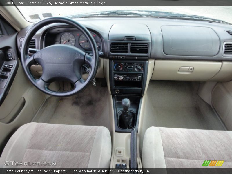 Dashboard of 2001 Forester 2.5 S