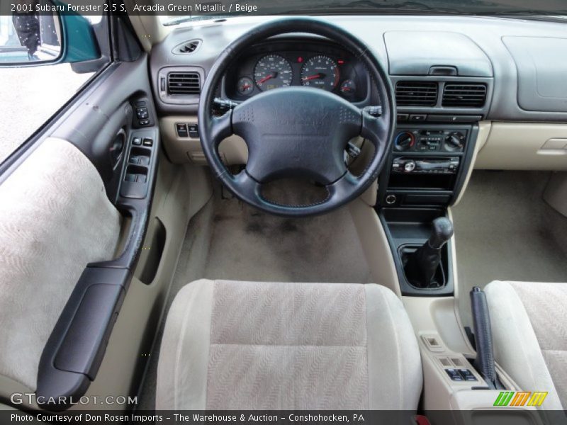 Dashboard of 2001 Forester 2.5 S