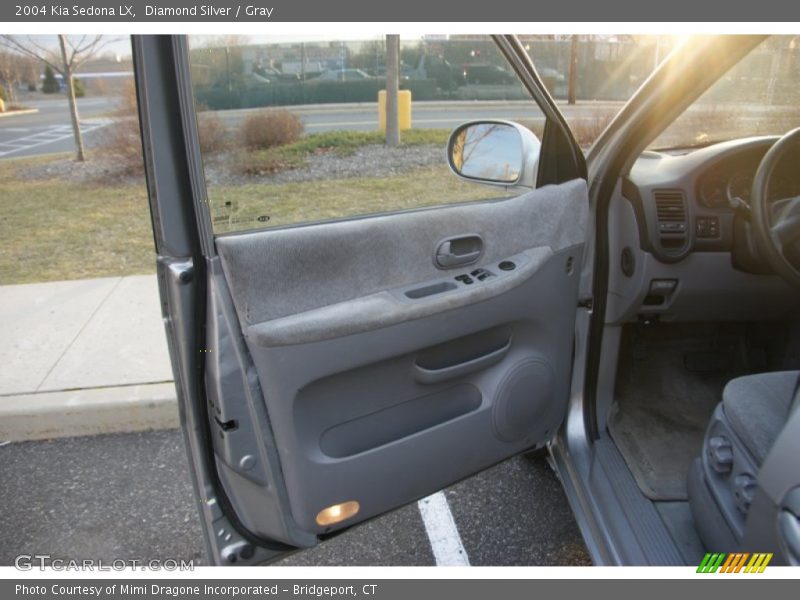 Diamond Silver / Gray 2004 Kia Sedona LX
