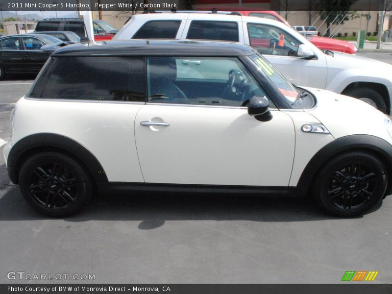 Pepper White / Carbon Black 2011 Mini Cooper S Hardtop