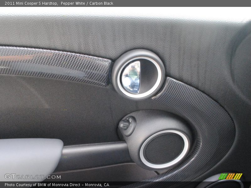 Pepper White / Carbon Black 2011 Mini Cooper S Hardtop