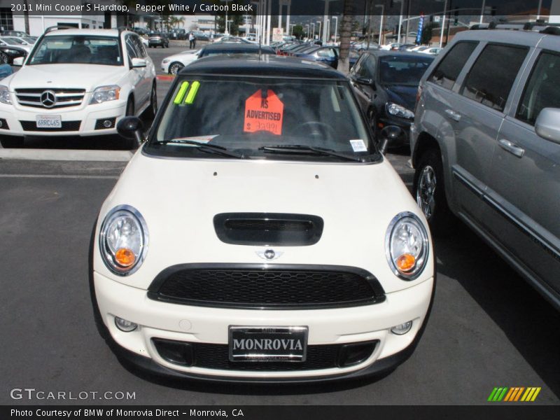 Pepper White / Carbon Black 2011 Mini Cooper S Hardtop