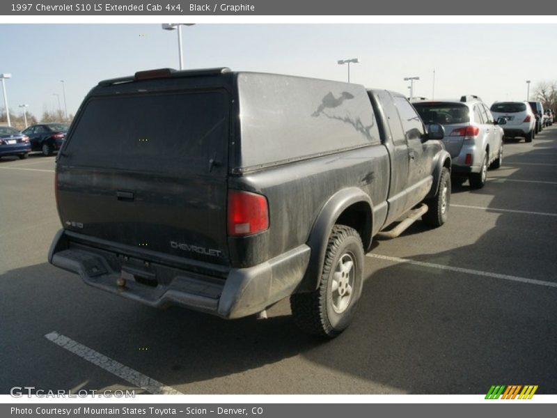 Black / Graphite 1997 Chevrolet S10 LS Extended Cab 4x4