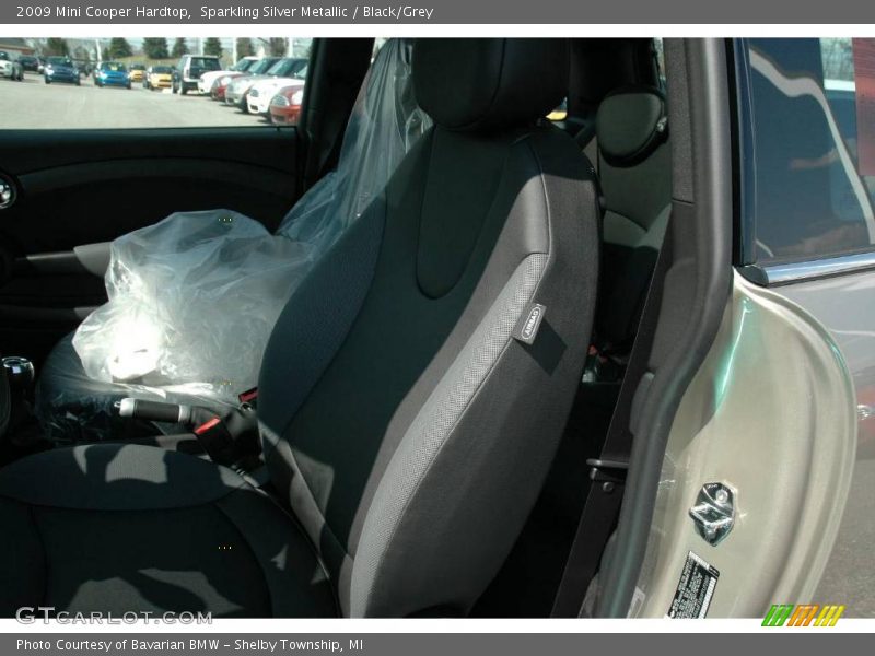 Sparkling Silver Metallic / Black/Grey 2009 Mini Cooper Hardtop