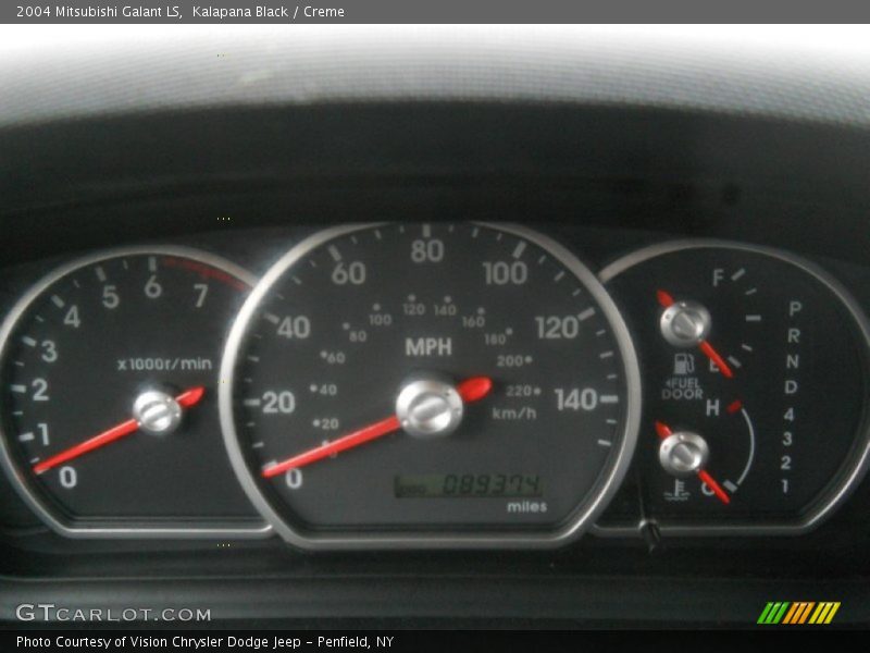 Kalapana Black / Creme 2004 Mitsubishi Galant LS