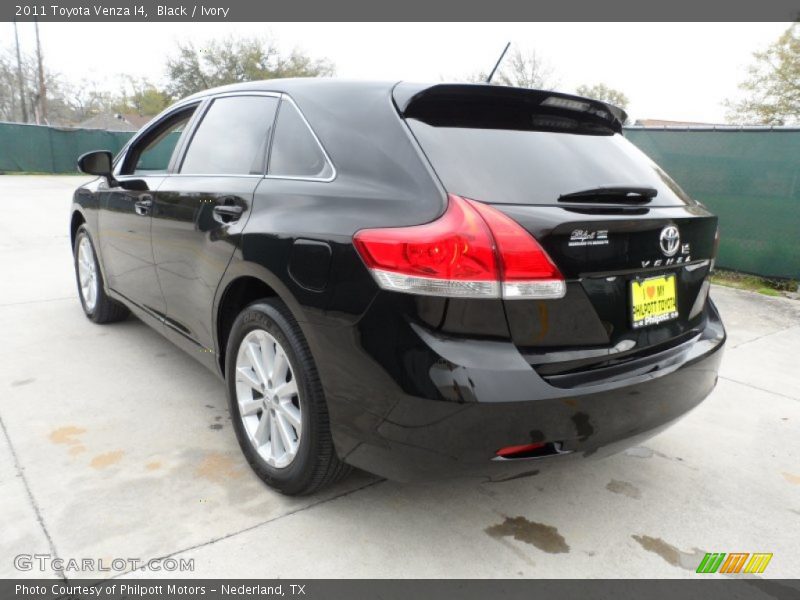 Black / Ivory 2011 Toyota Venza I4