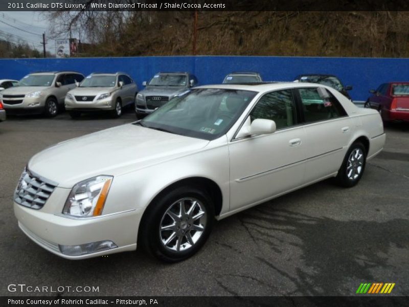 White Diamond Tricoat / Shale/Cocoa Accents 2011 Cadillac DTS Luxury