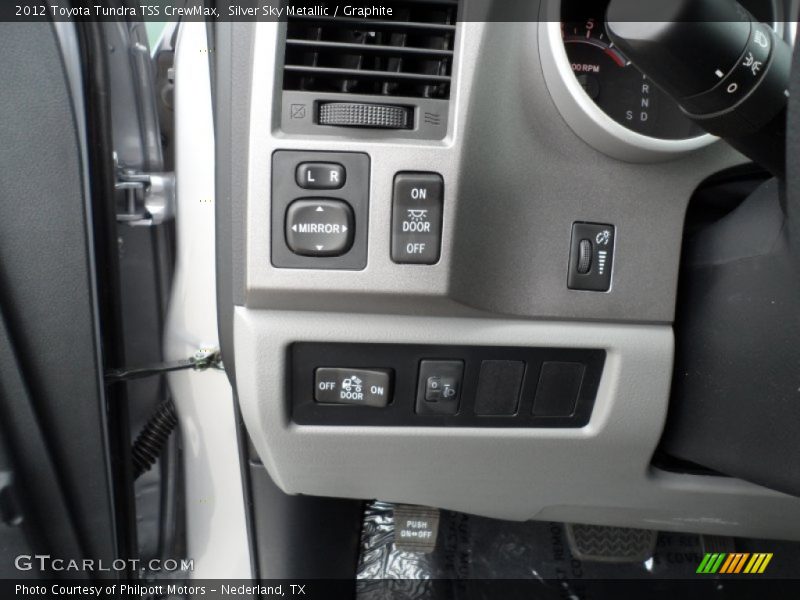 Controls of 2012 Tundra TSS CrewMax