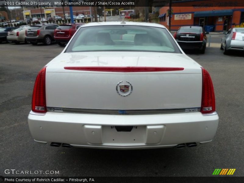 White Diamond Tricoat / Shale/Cocoa Accents 2011 Cadillac DTS Luxury