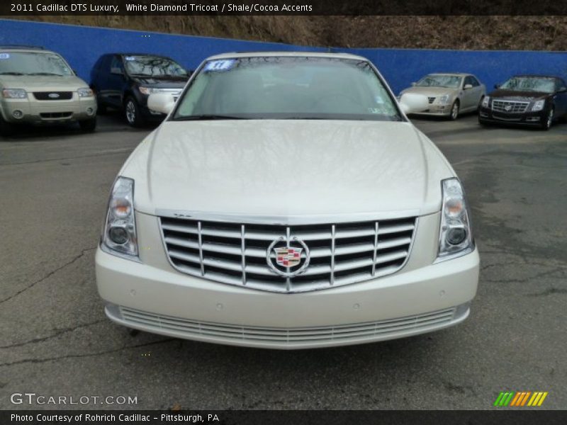 White Diamond Tricoat / Shale/Cocoa Accents 2011 Cadillac DTS Luxury