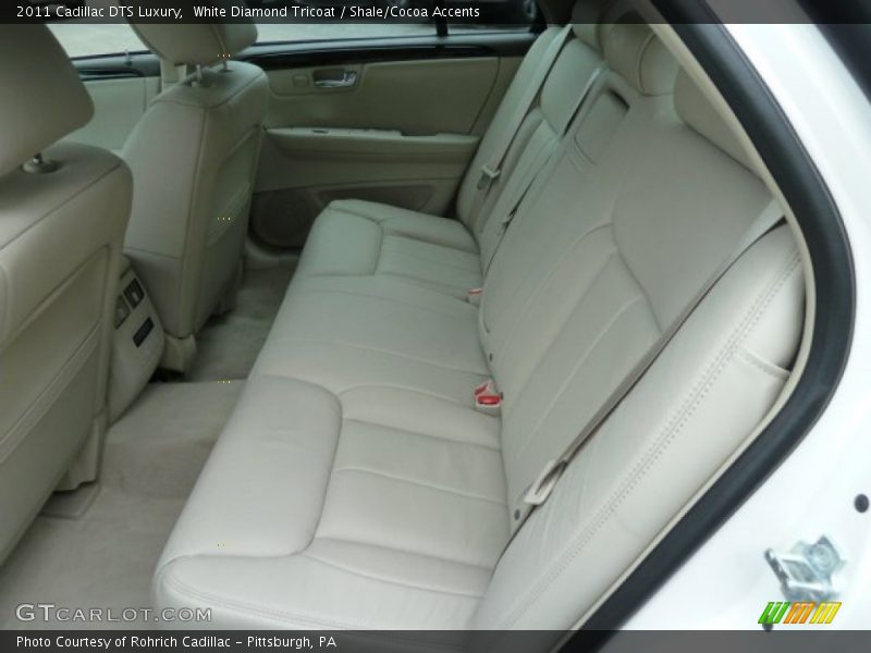 White Diamond Tricoat / Shale/Cocoa Accents 2011 Cadillac DTS Luxury