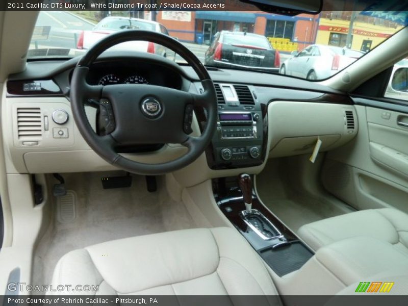 White Diamond Tricoat / Shale/Cocoa Accents 2011 Cadillac DTS Luxury
