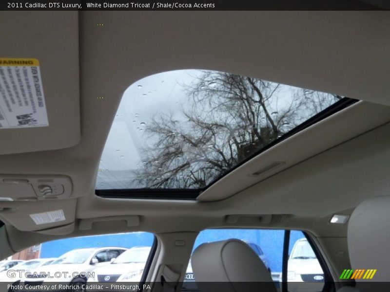 White Diamond Tricoat / Shale/Cocoa Accents 2011 Cadillac DTS Luxury