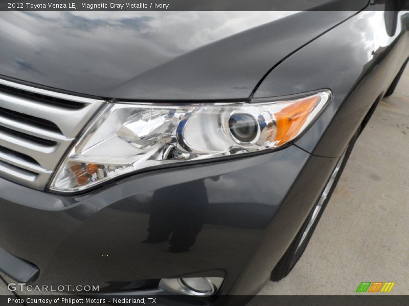Magnetic Gray Metallic / Ivory 2012 Toyota Venza LE