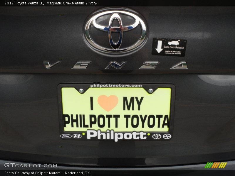 Magnetic Gray Metallic / Ivory 2012 Toyota Venza LE