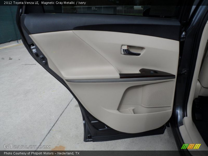 Magnetic Gray Metallic / Ivory 2012 Toyota Venza LE