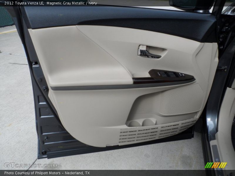 Magnetic Gray Metallic / Ivory 2012 Toyota Venza LE
