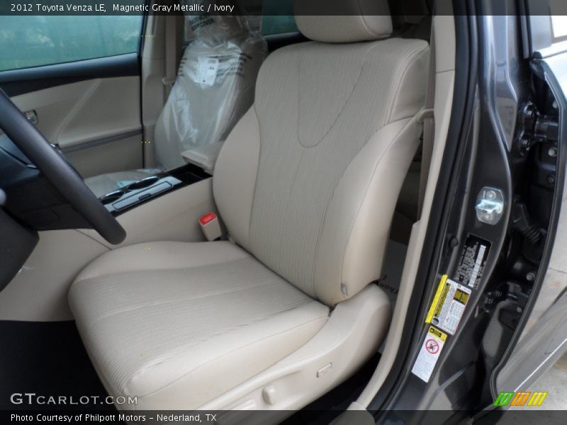  2012 Venza LE Ivory Interior