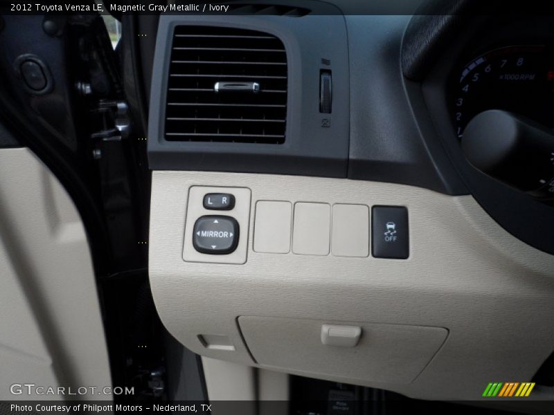 Magnetic Gray Metallic / Ivory 2012 Toyota Venza LE