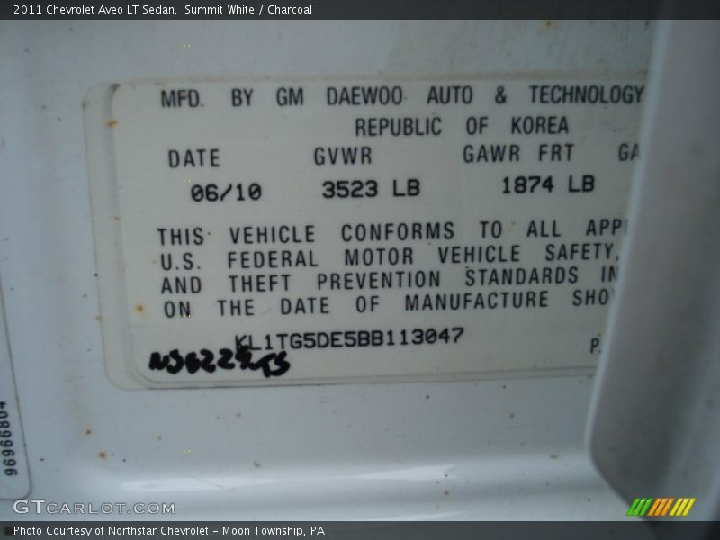 Summit White / Charcoal 2011 Chevrolet Aveo LT Sedan