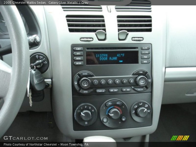 Galaxy Silver Metallic / Gray 2005 Chevrolet Malibu Sedan