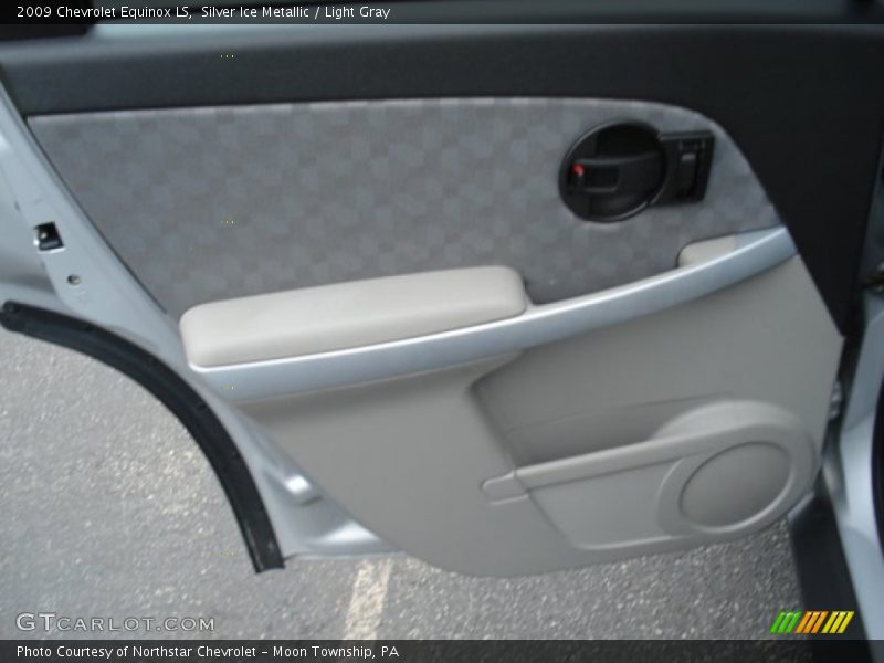 Silver Ice Metallic / Light Gray 2009 Chevrolet Equinox LS