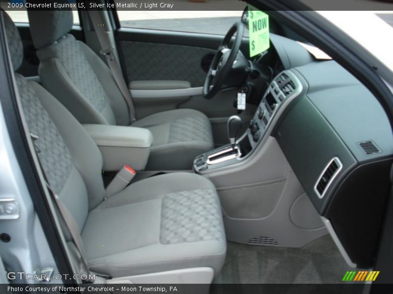 Silver Ice Metallic / Light Gray 2009 Chevrolet Equinox LS