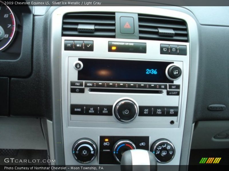 Silver Ice Metallic / Light Gray 2009 Chevrolet Equinox LS