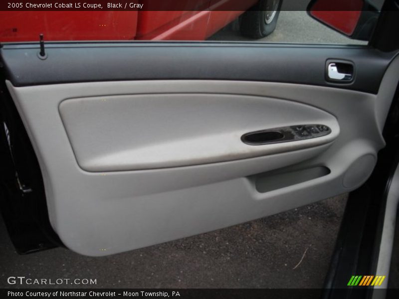 Black / Gray 2005 Chevrolet Cobalt LS Coupe